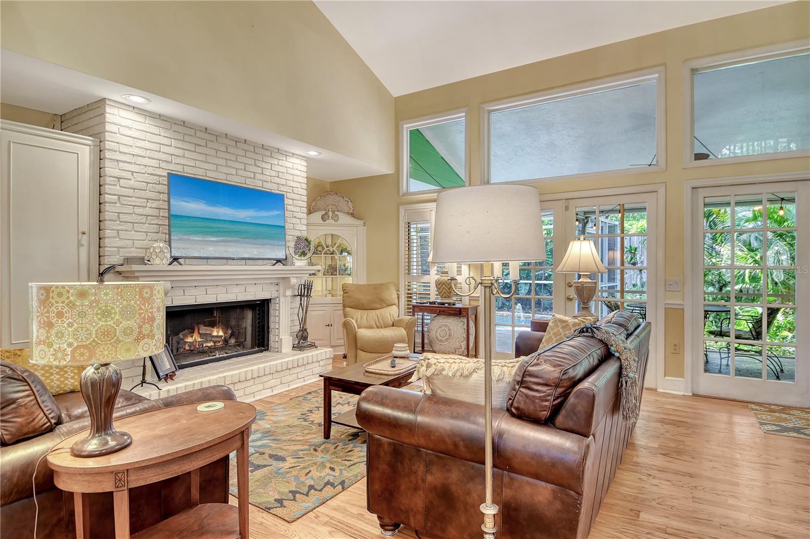 4550 CHIMNEY CREEK DR