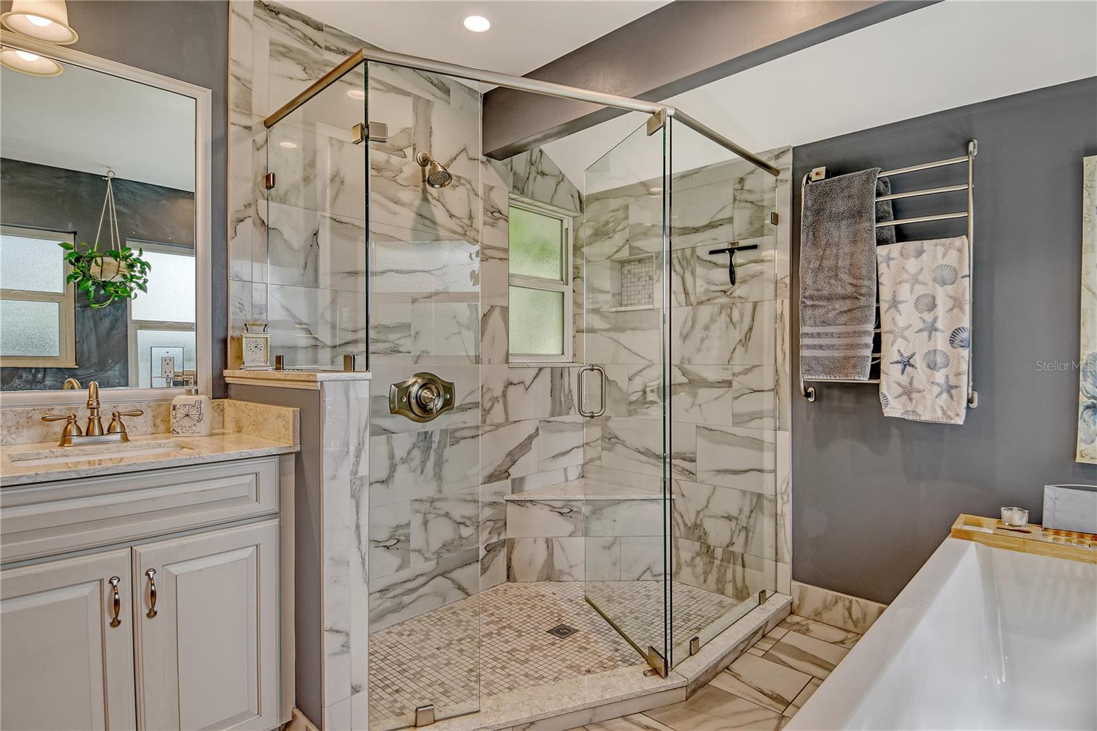 4550 CHIMNEY CREEK DR