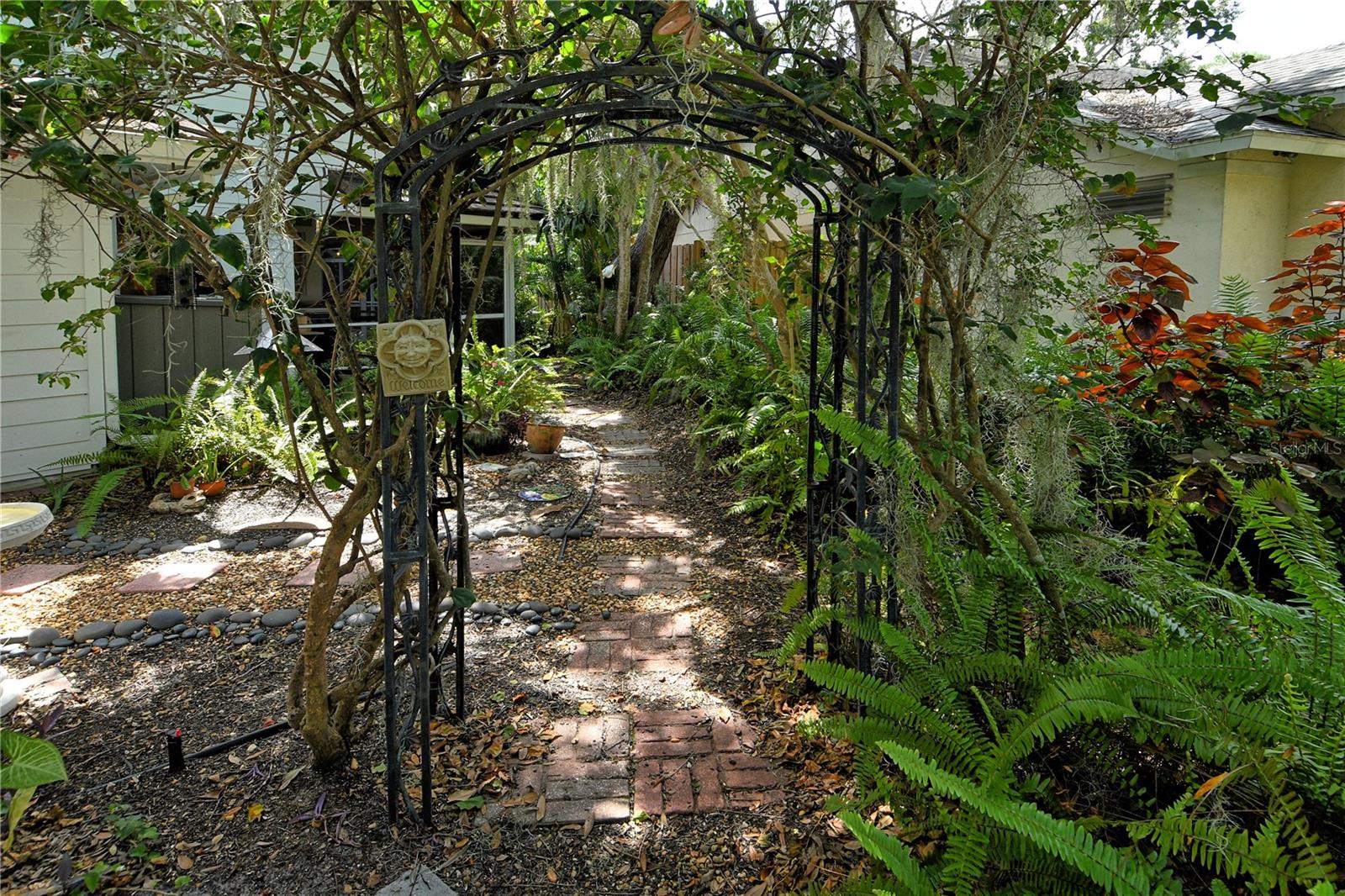 4550 CHIMNEY CREEK DR