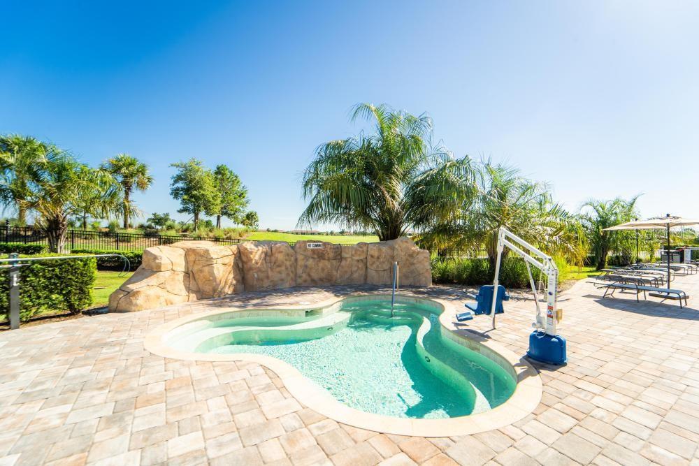 5664 PALMER CIR #102