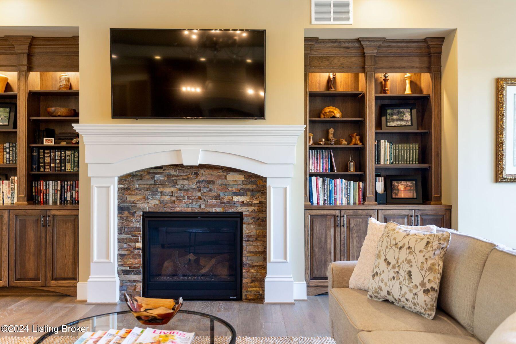 12417 Poplar Woods Dr