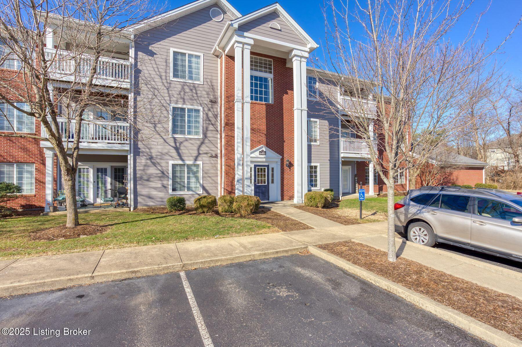 6401 Shelton Cir, 206