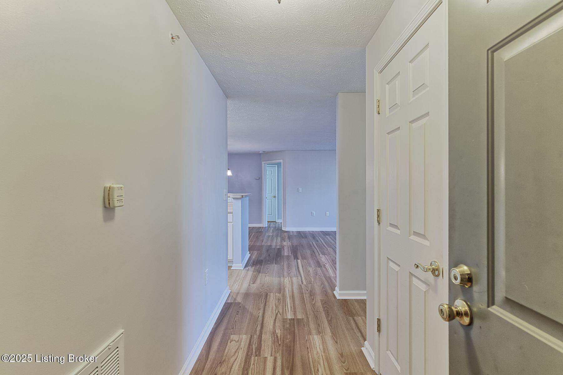 6401 Shelton Cir, 206