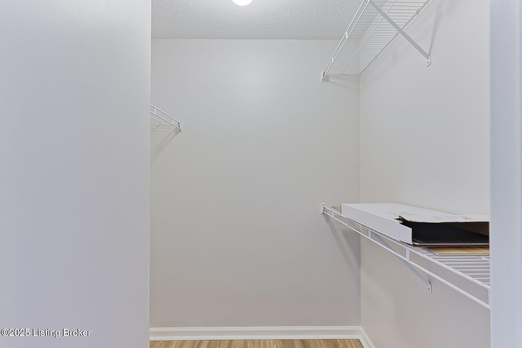 6401 Shelton Cir, 206