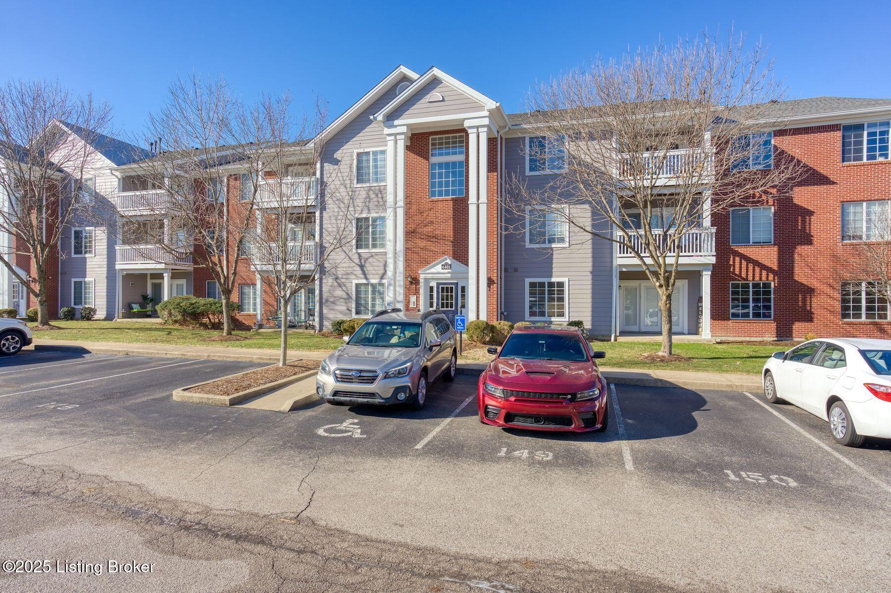 6401 Shelton Cir, 206