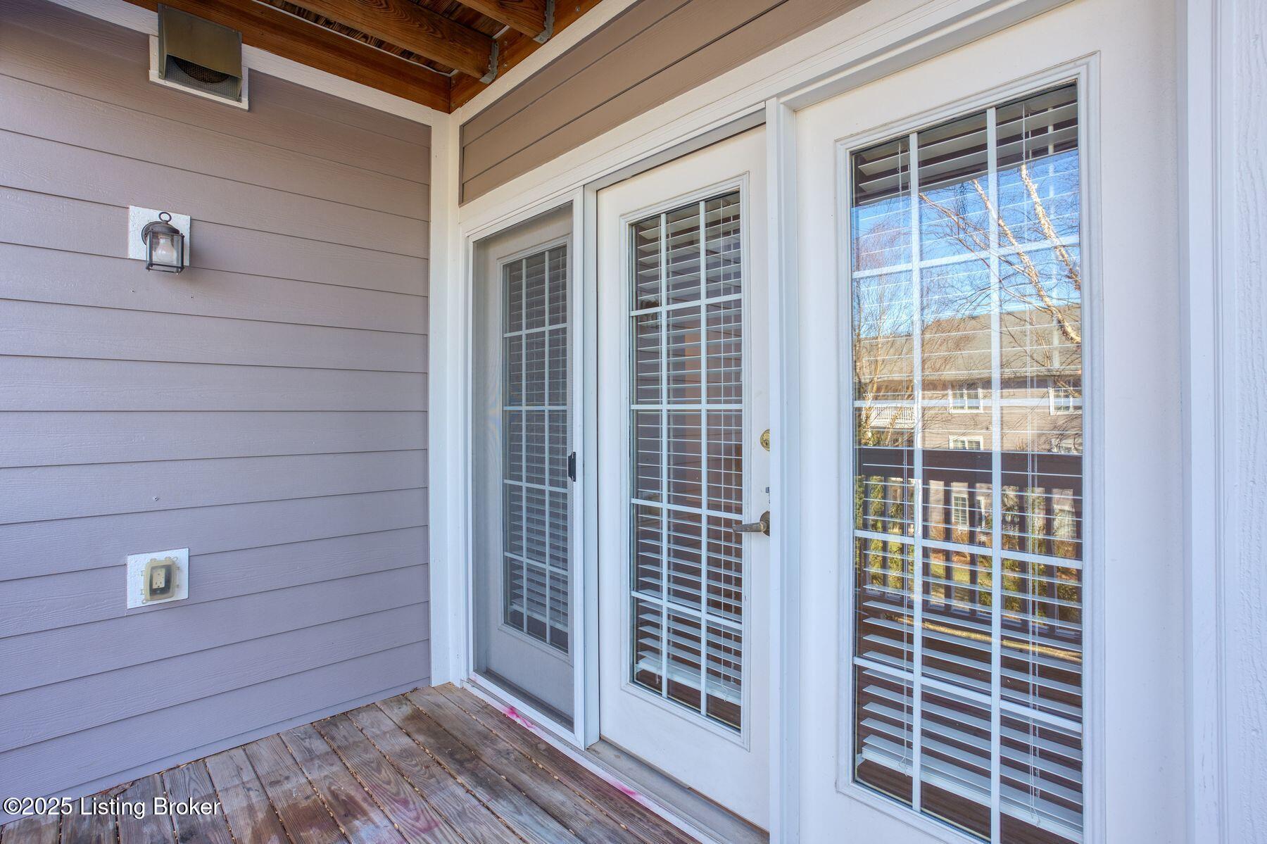 6401 Shelton Cir, 206