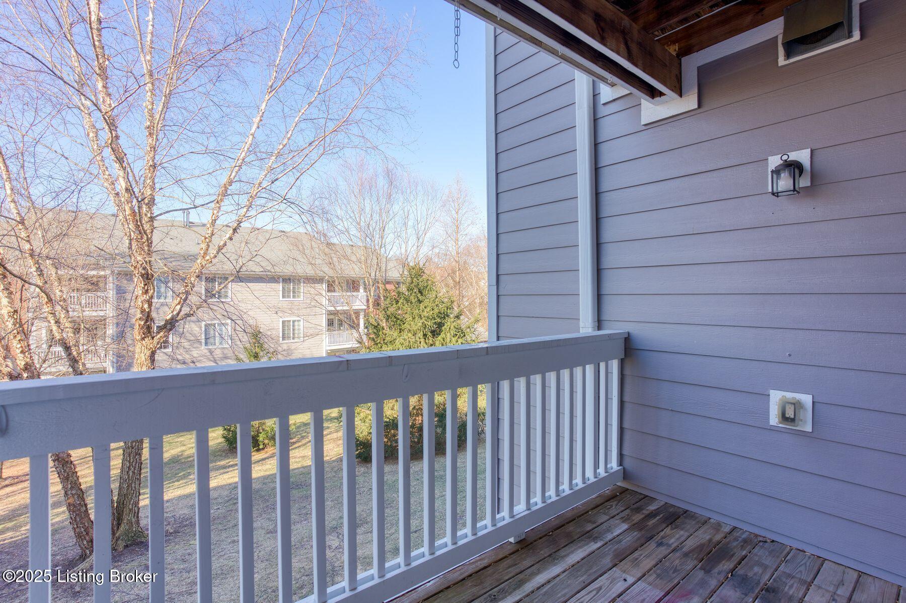 6401 Shelton Cir, 206