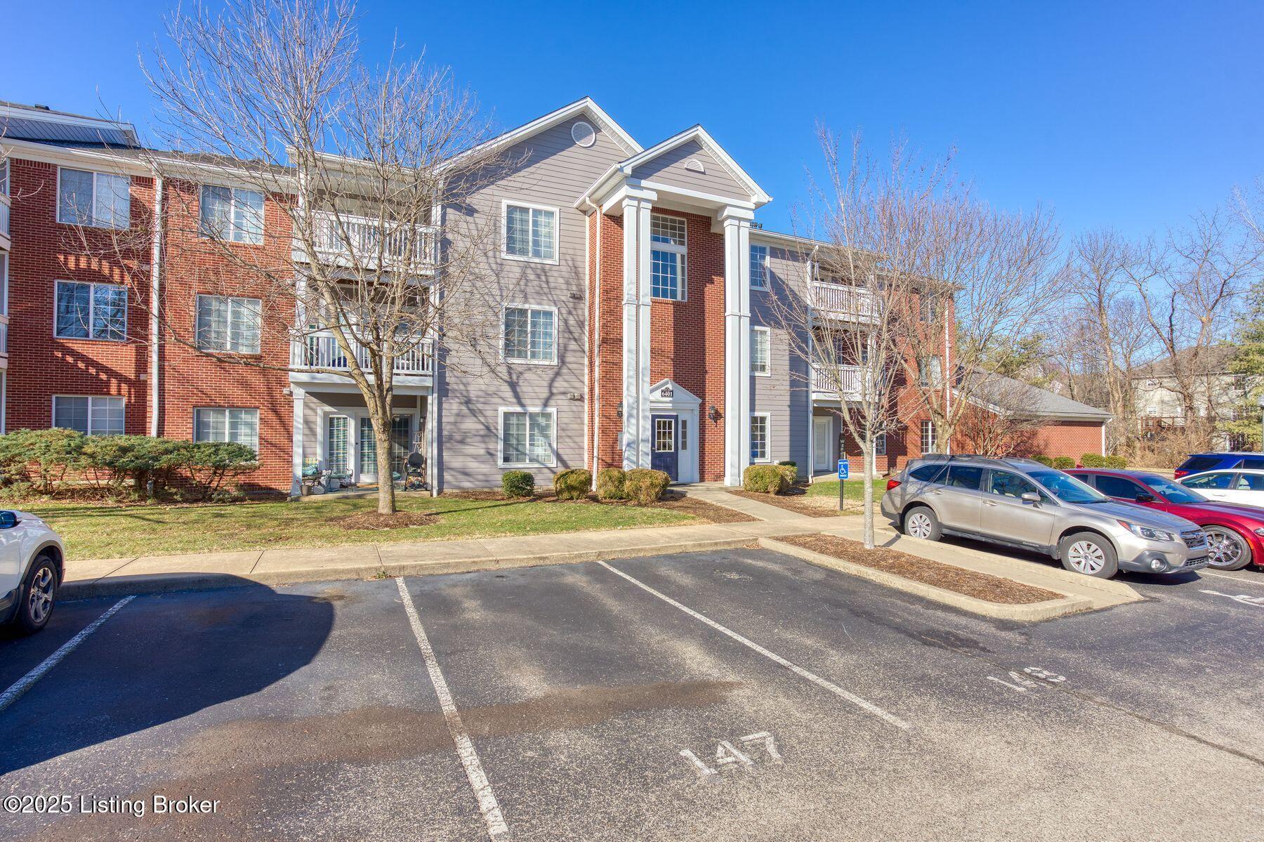 6401 Shelton Cir, 206