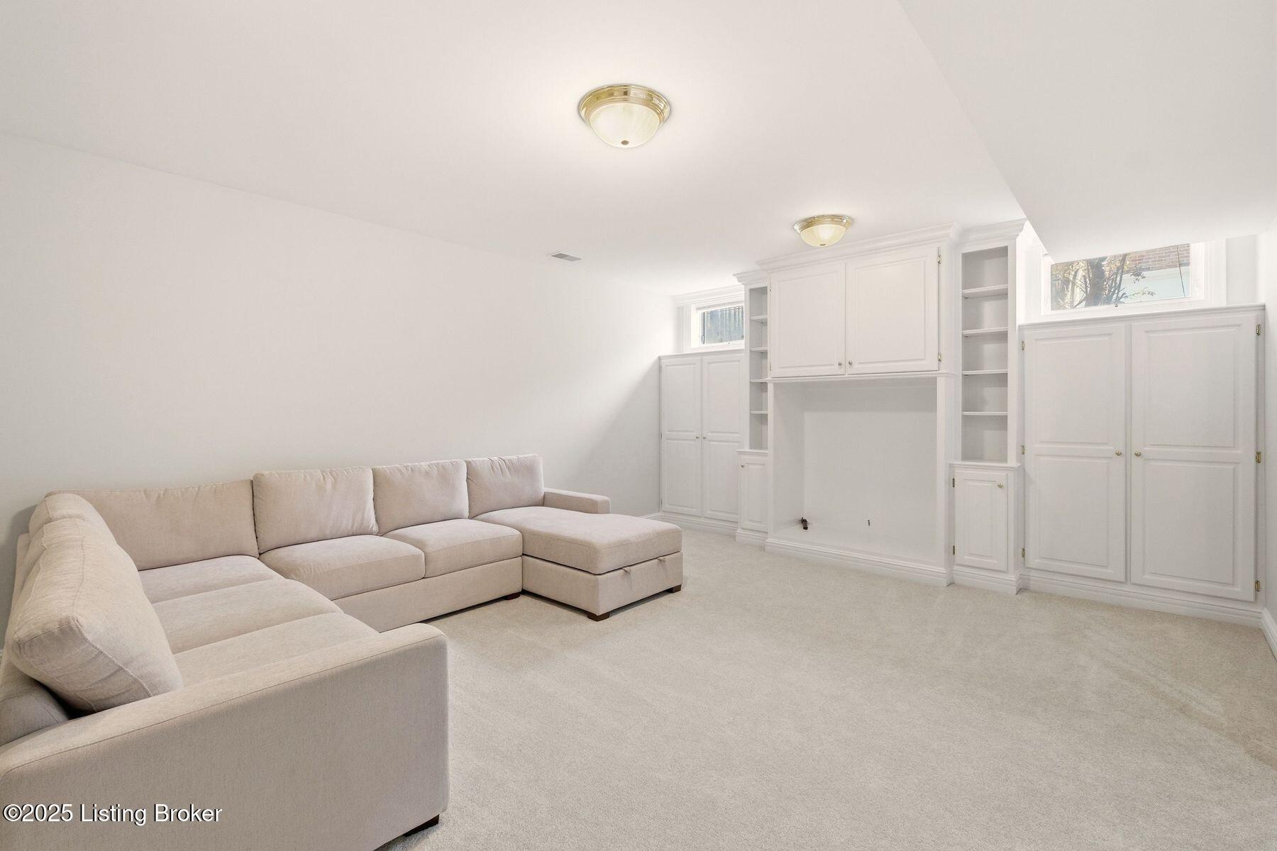 12808 Crestview Cove