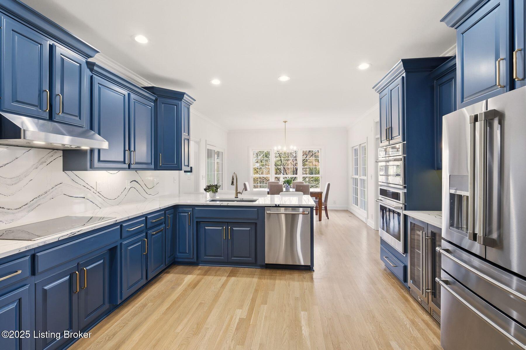 12808 Crestview Cove