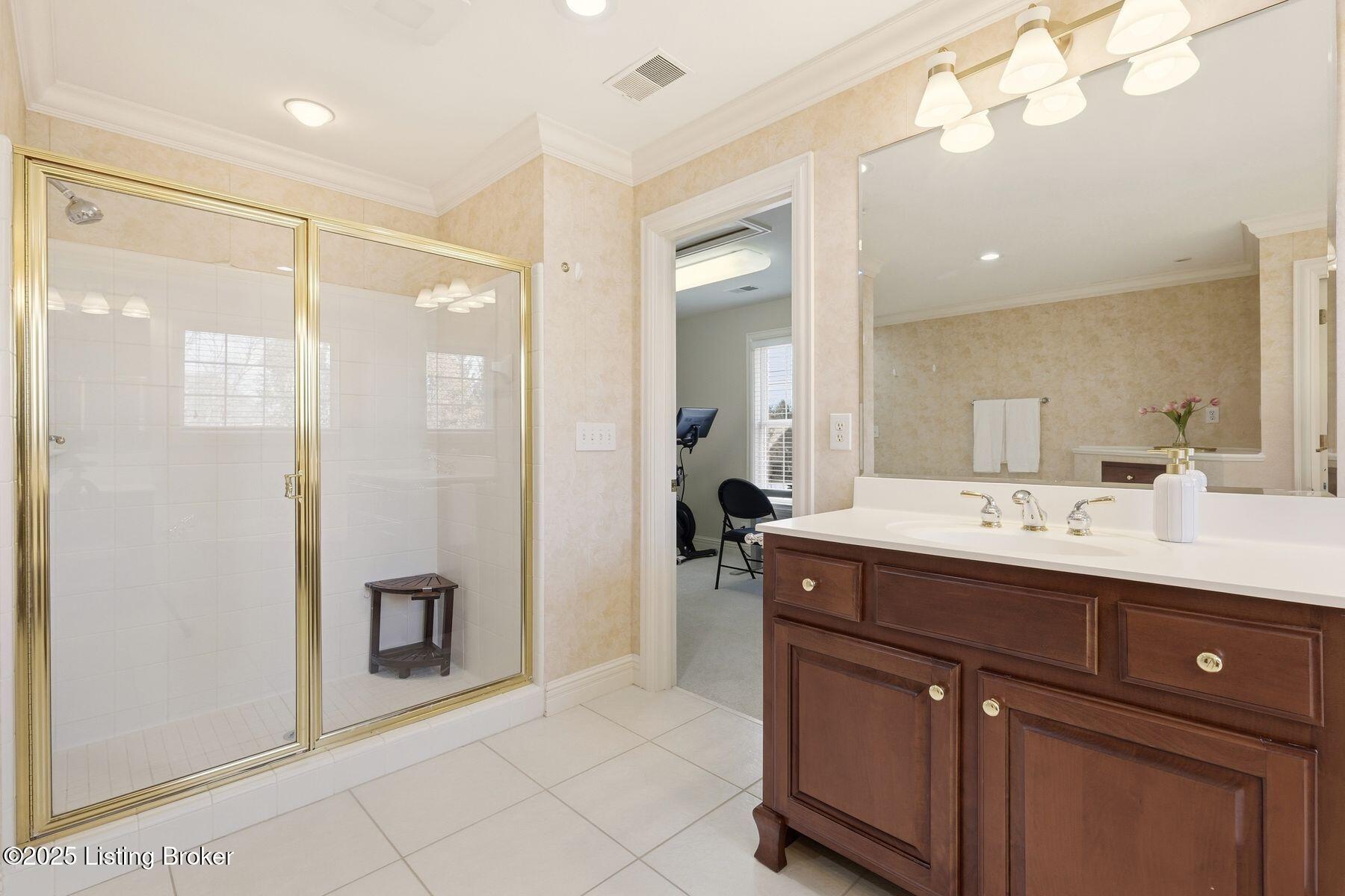 12808 Crestview Cove