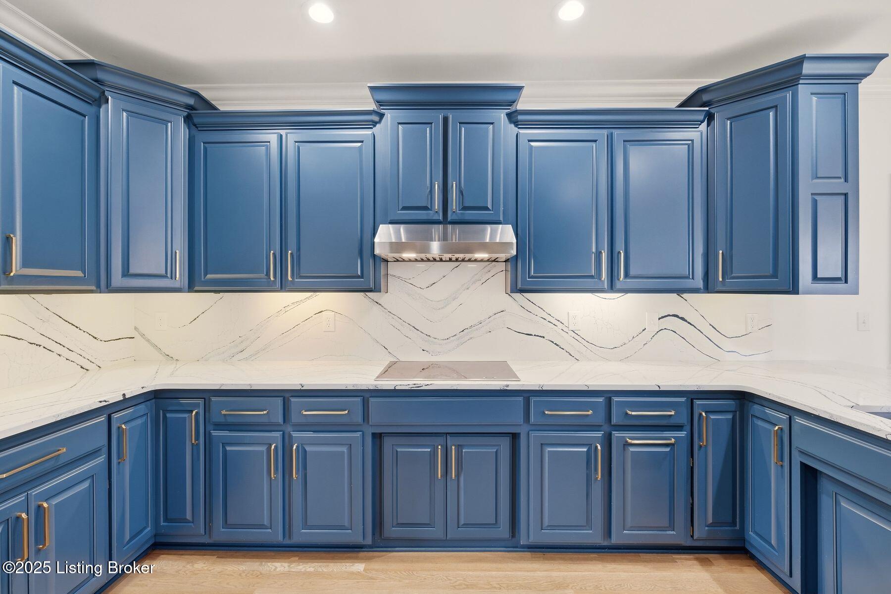 12808 Crestview Cove