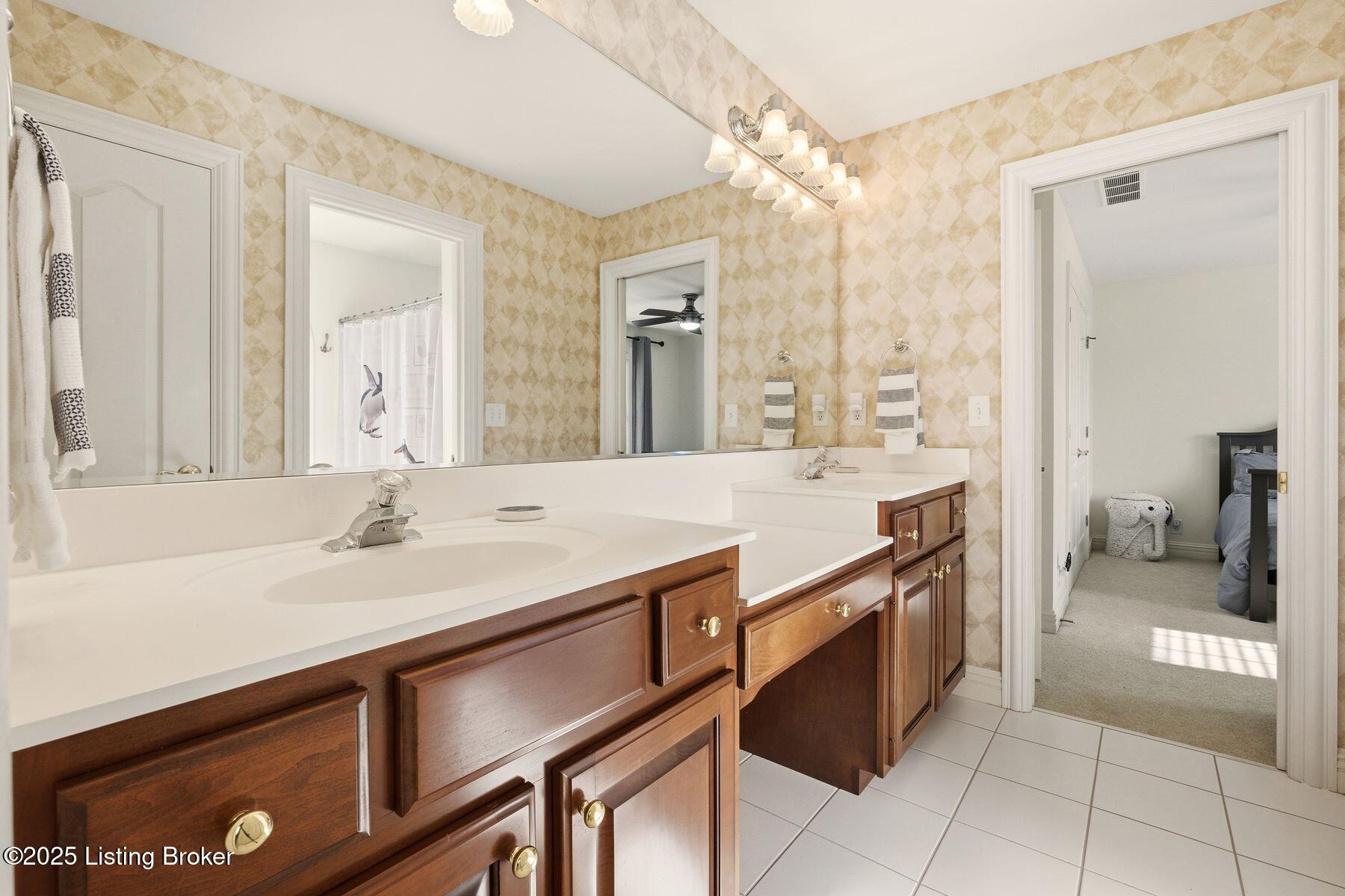 12808 Crestview Cove