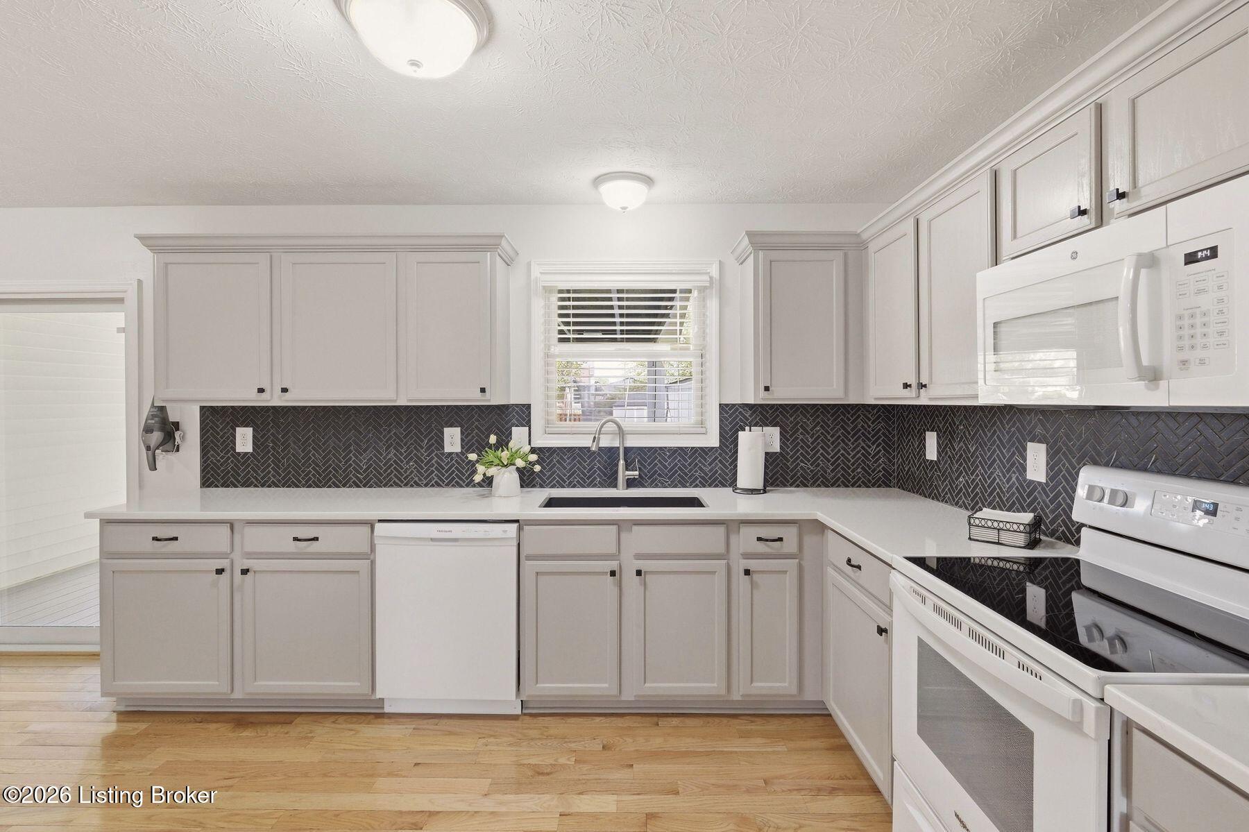 11903 Stable Springs Dr