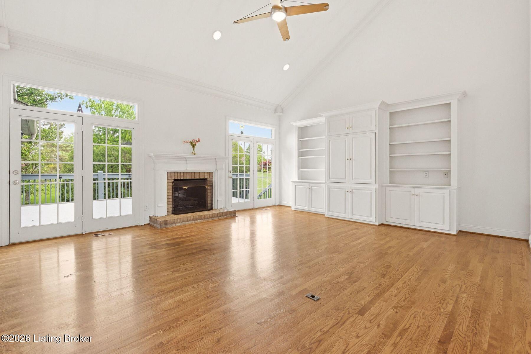 3025 Hilltop Ct