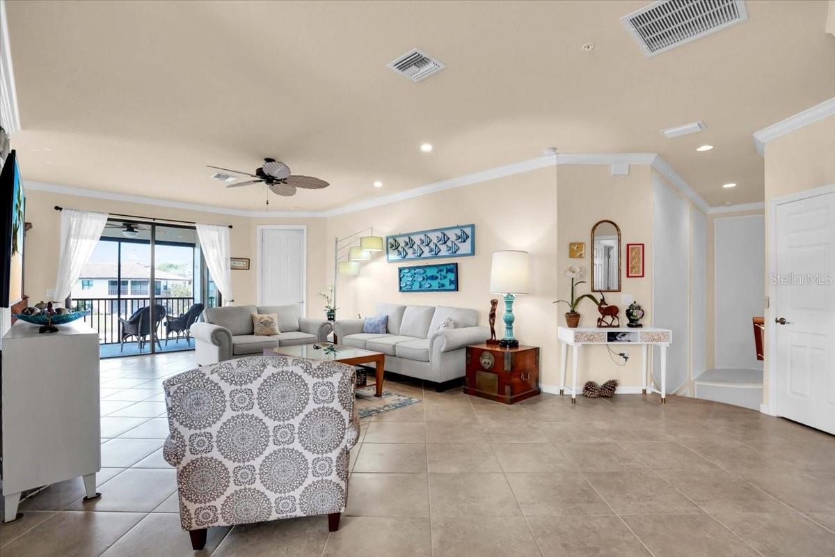 20201 RAGAZZA CIR #201