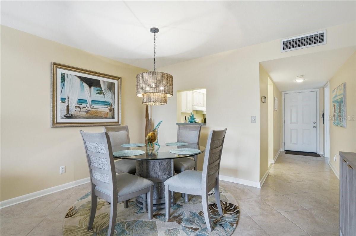 755 VILLAGE CIR #203