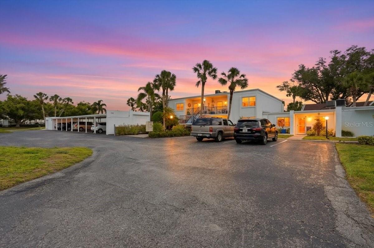 755 VILLAGE CIR #203