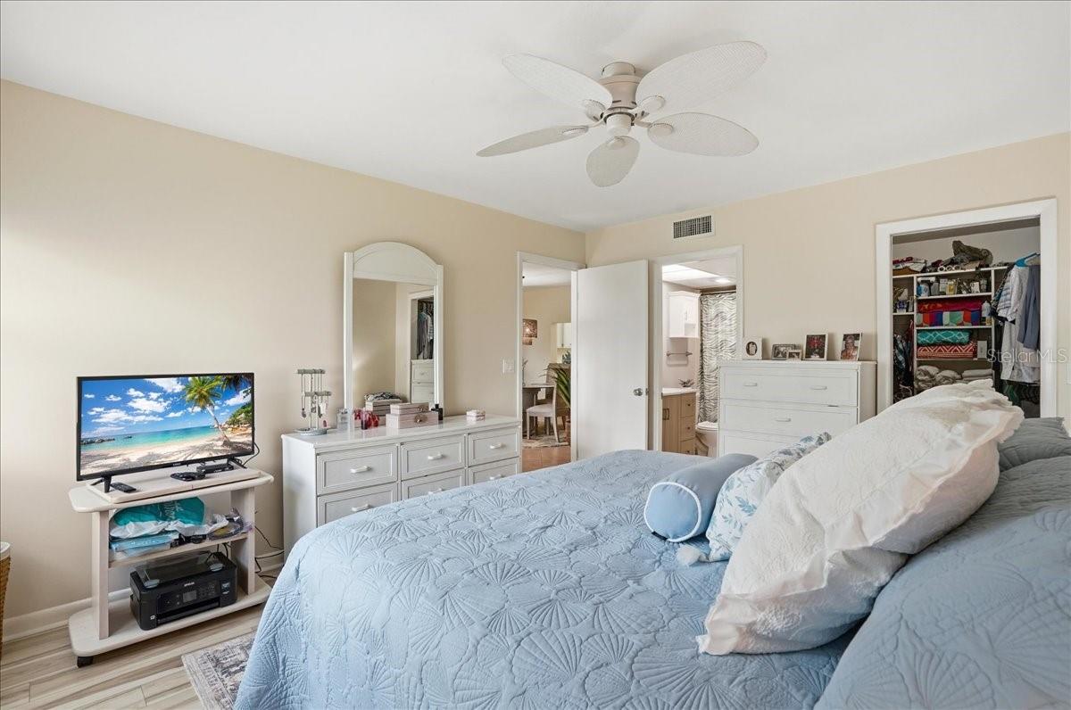 755 VILLAGE CIR #203