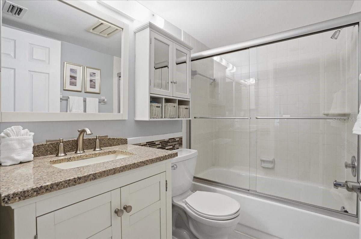 646 BIRD BAY DR E #205