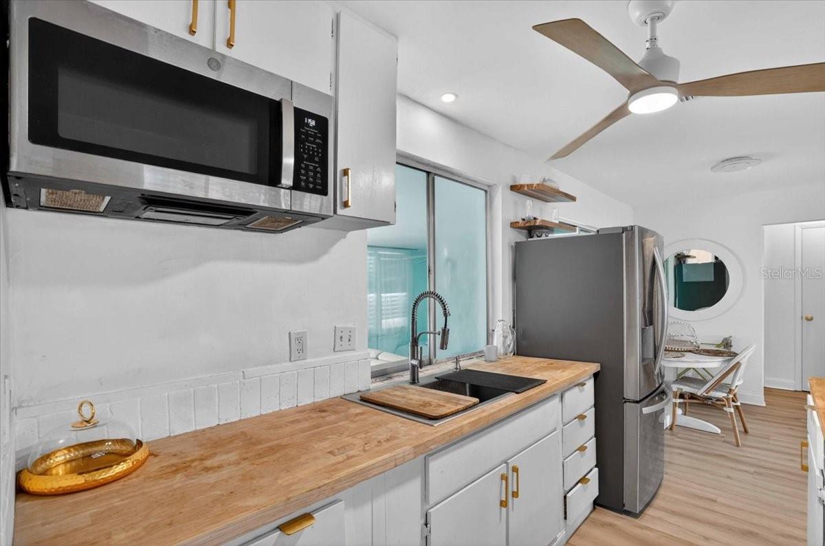 885 FAIRFAX TER NW