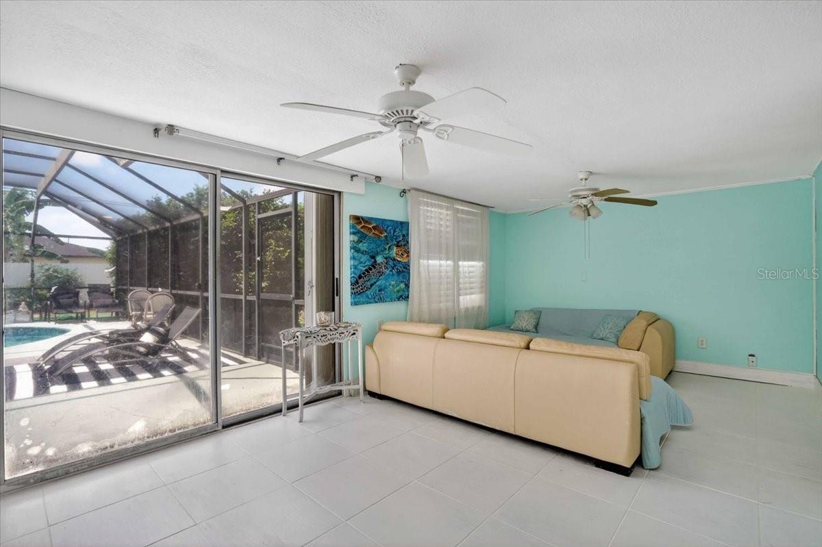 885 FAIRFAX TER NW