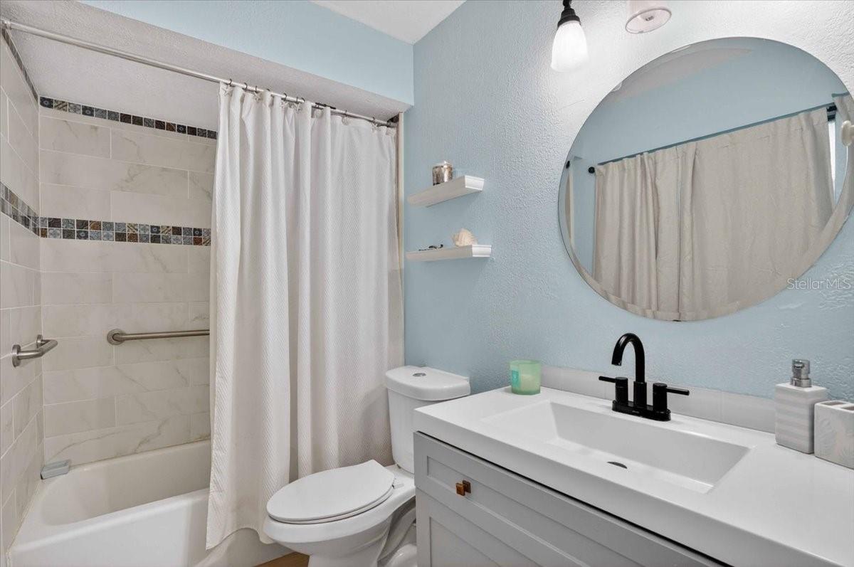 885 FAIRFAX TER NW