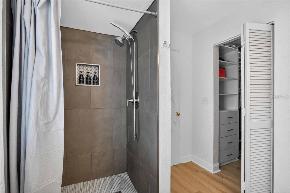 885 FAIRFAX TER NW