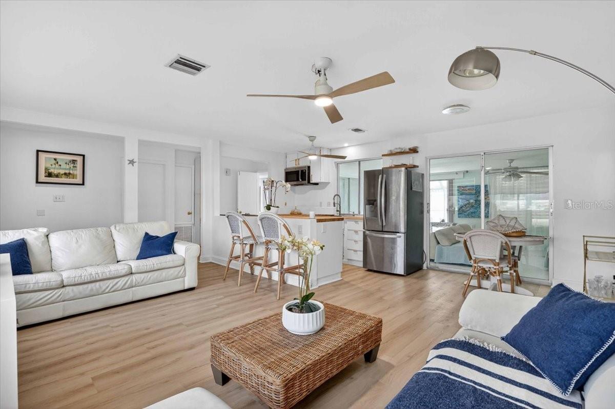 885 FAIRFAX TER NW