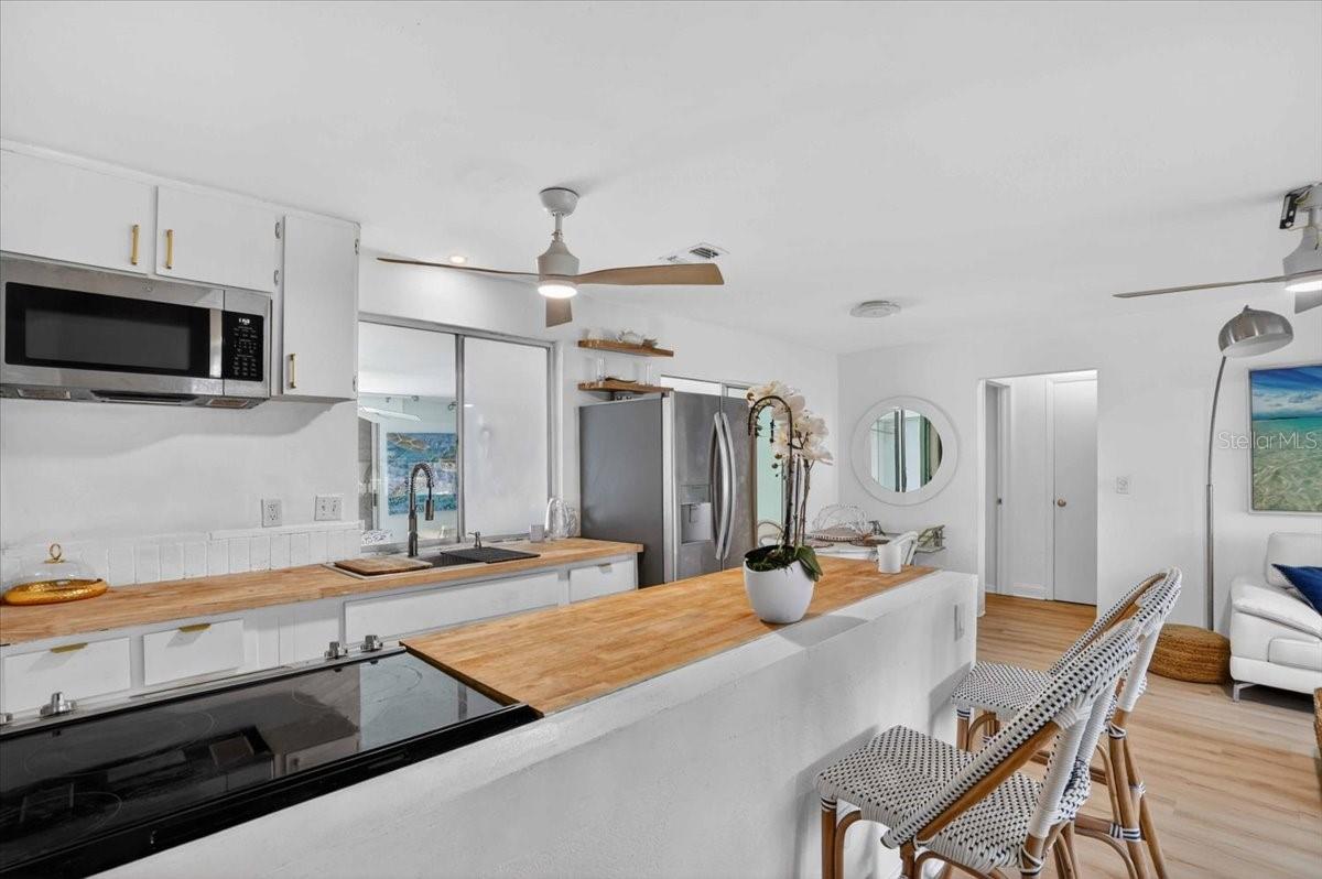885 FAIRFAX TER NW