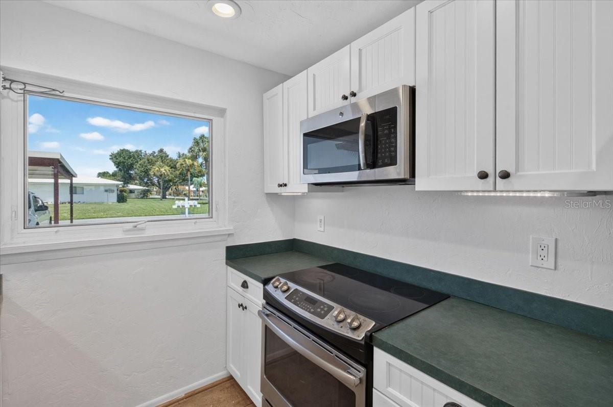 166 CIRCLEWOOD DR #101