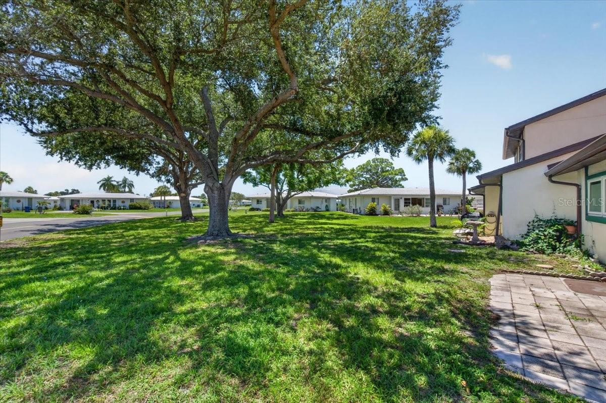 166 CIRCLEWOOD DR #101