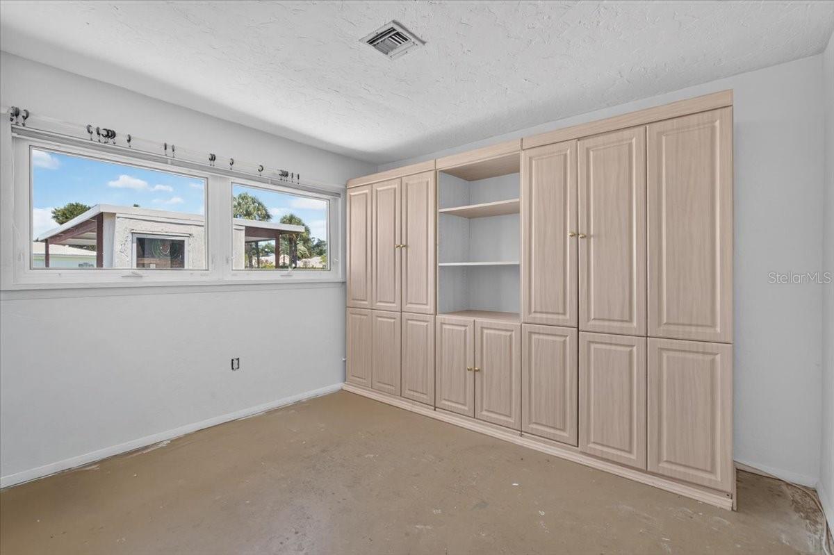 166 CIRCLEWOOD DR #101