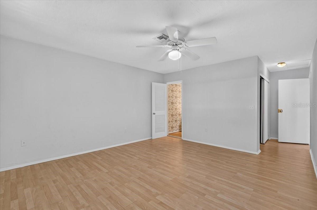 166 CIRCLEWOOD DR #101