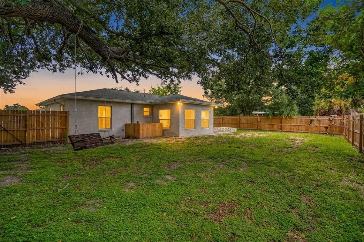 879 E SEMINOLE DR