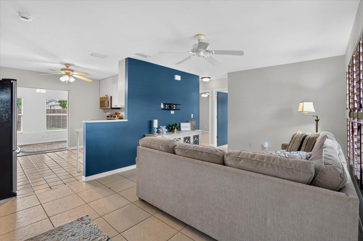 879 E SEMINOLE DR