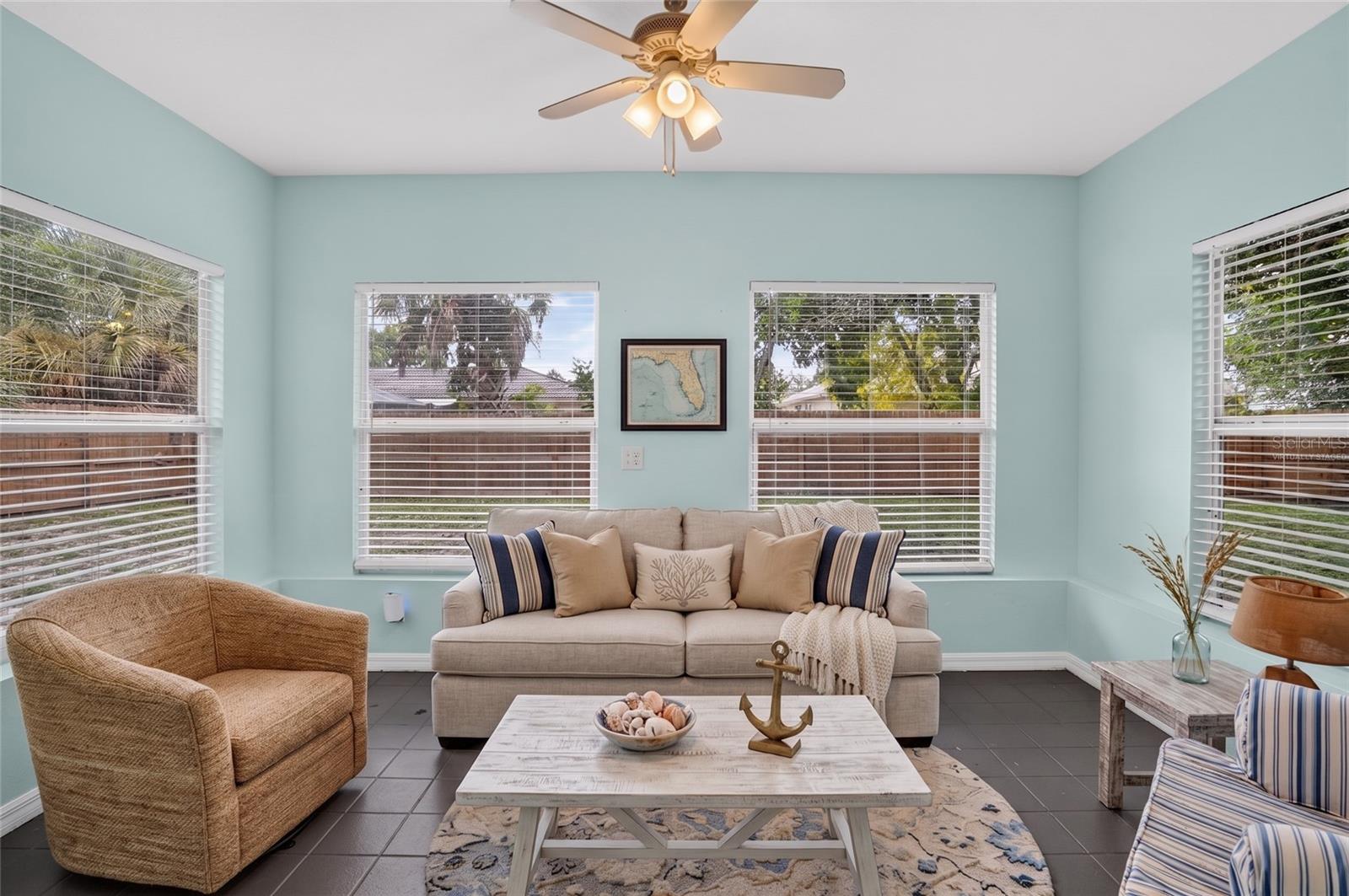 879 E SEMINOLE DR