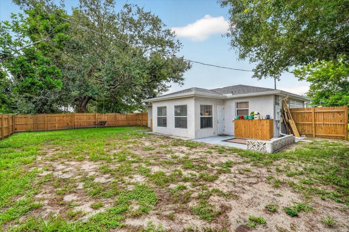 879 E SEMINOLE DR