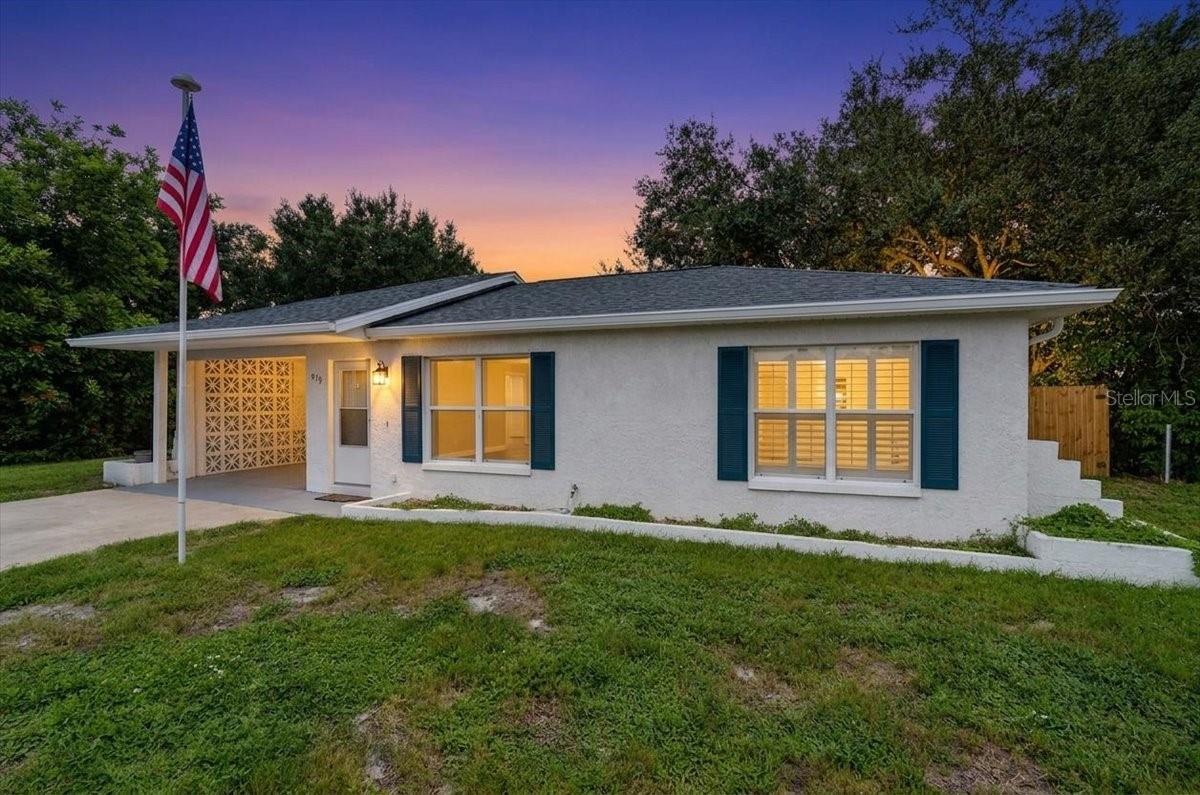 879 E SEMINOLE DR