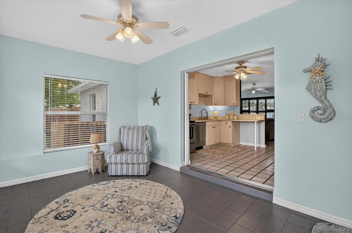 879 E SEMINOLE DR