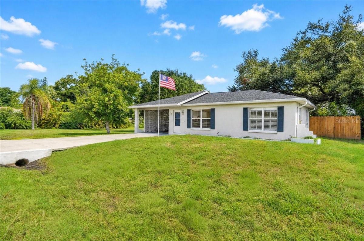 879 E SEMINOLE DR