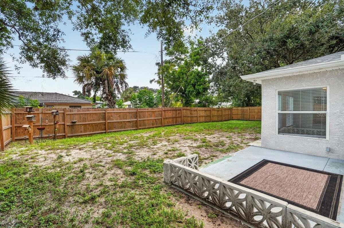 879 E SEMINOLE DR