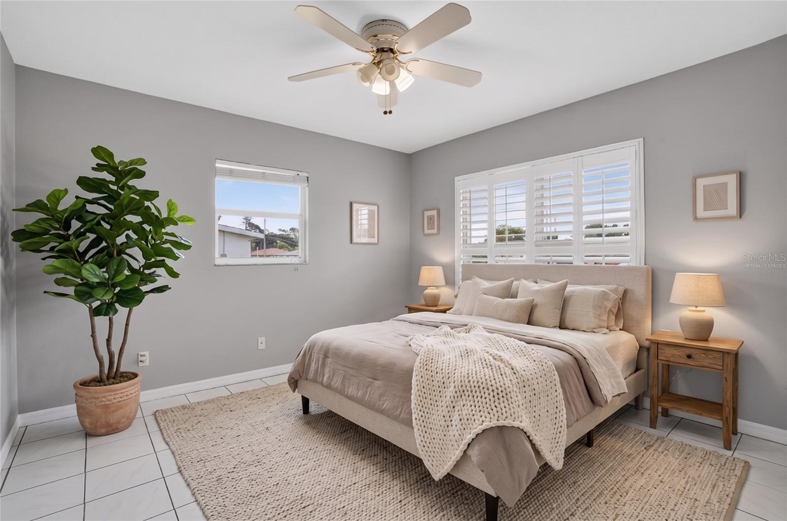 879 E SEMINOLE DR