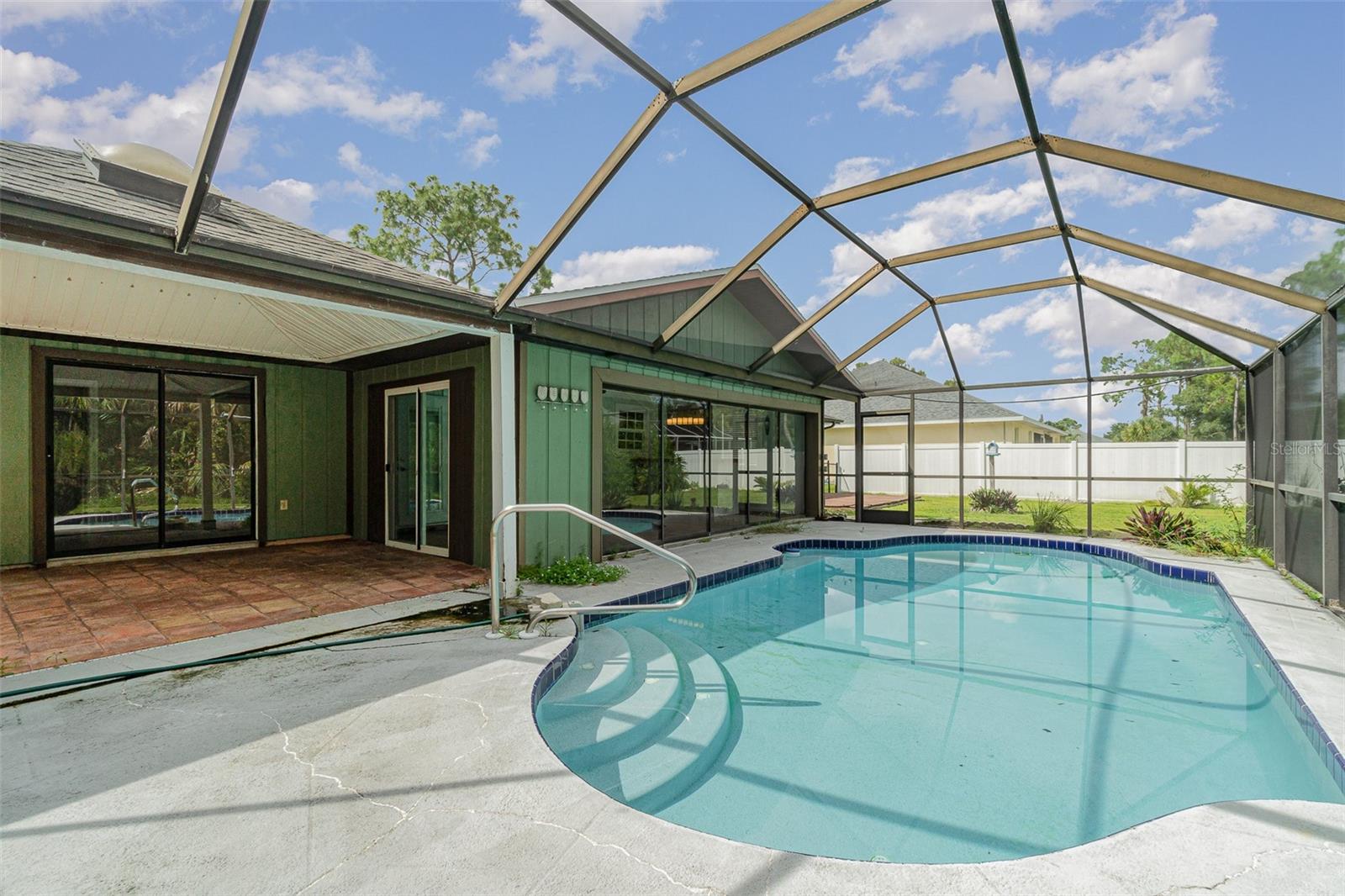 2604 S CRANBERRY BLVD