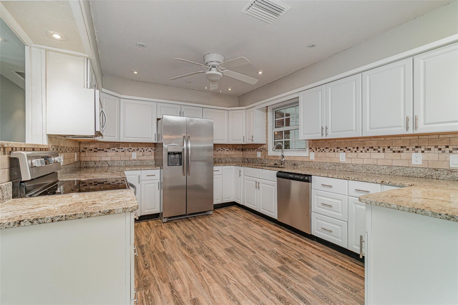 2604 S CRANBERRY BLVD