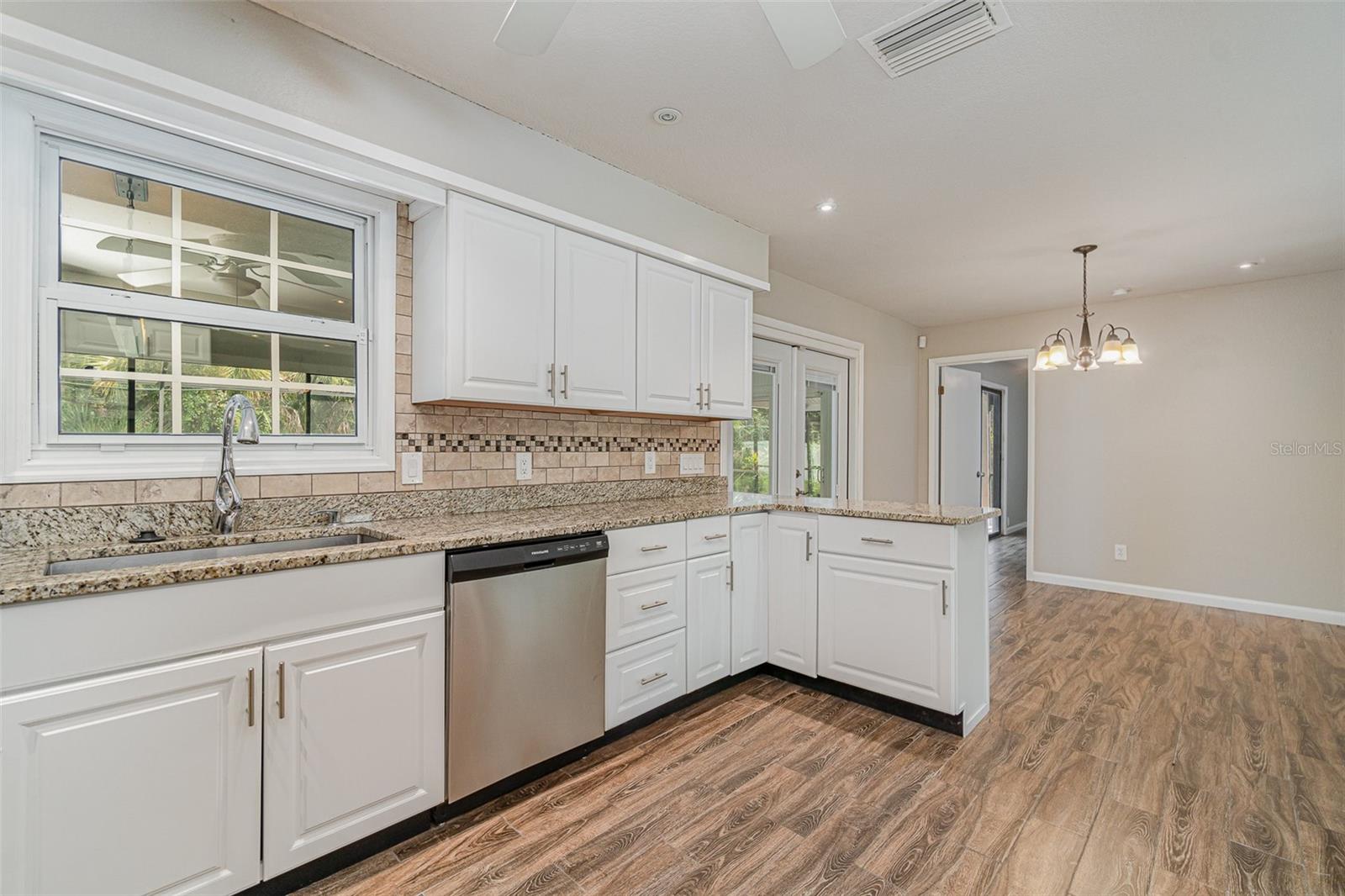 2604 S CRANBERRY BLVD