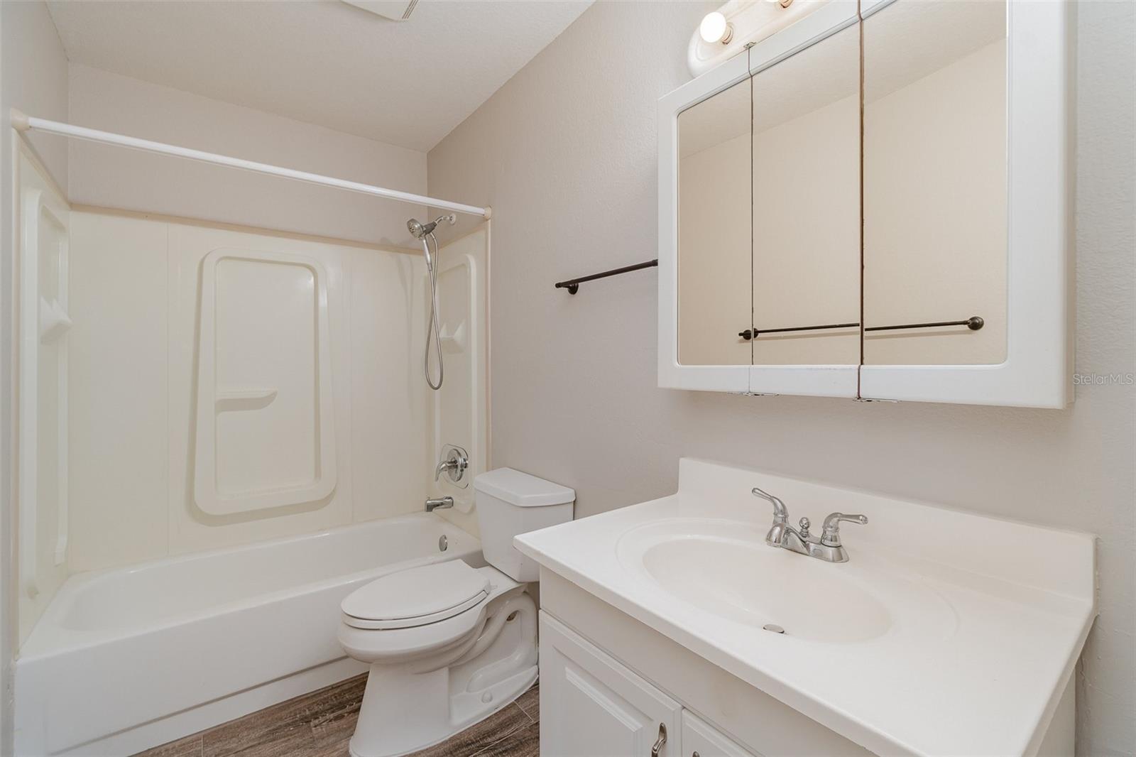 2604 S CRANBERRY BLVD