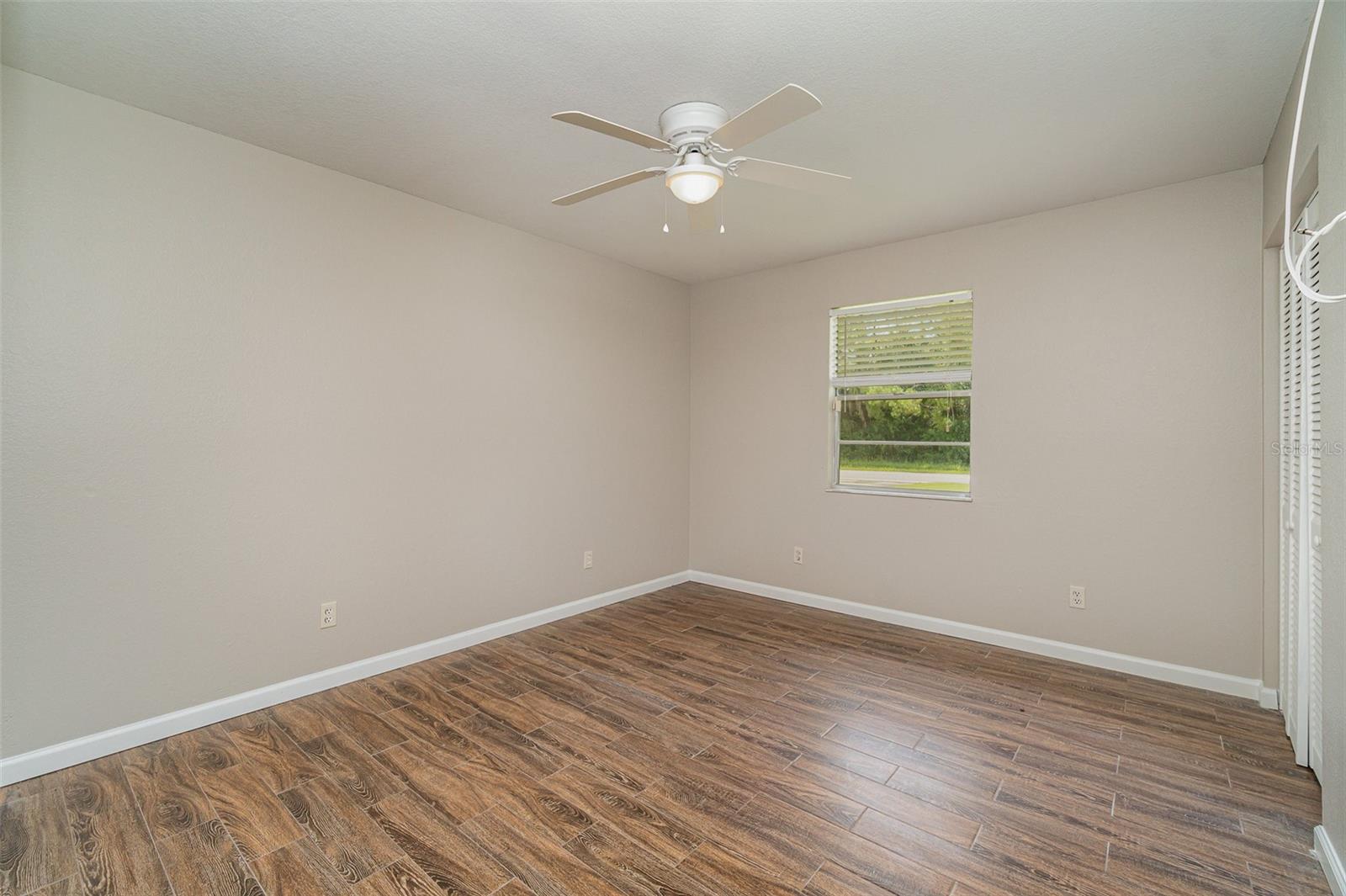 2604 S CRANBERRY BLVD