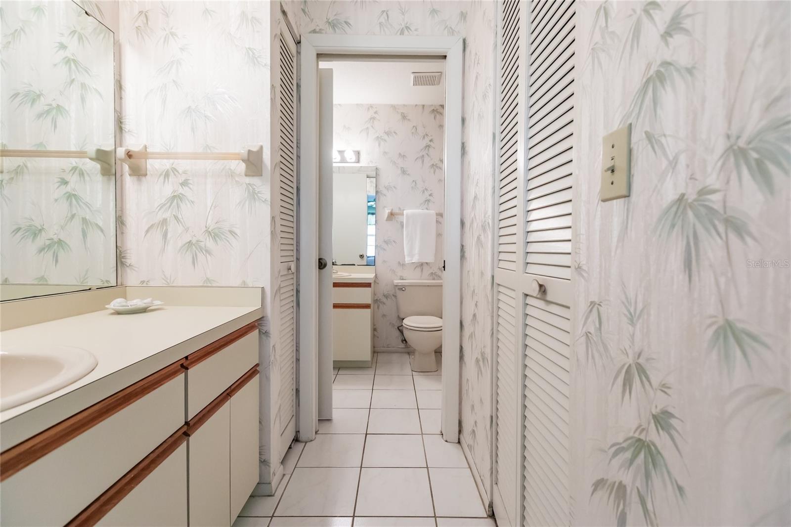 933 CAPRI ISLES BLVD #38