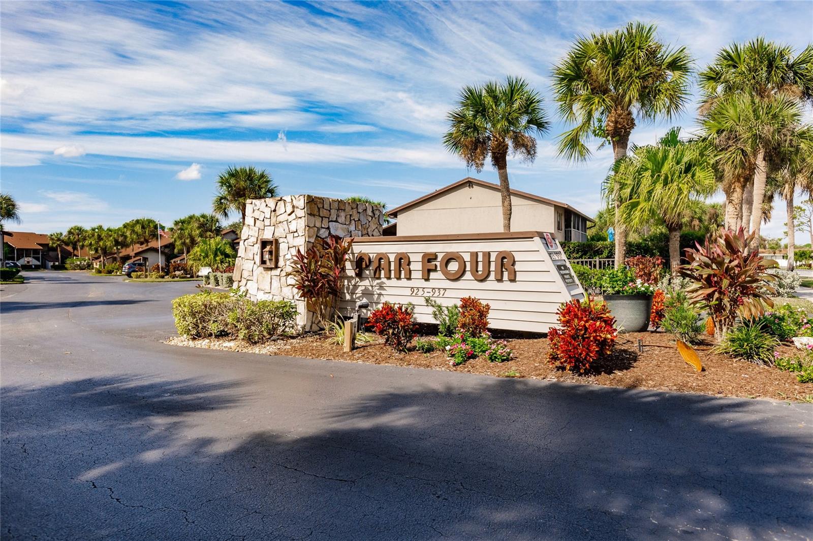 933 CAPRI ISLES BLVD #38